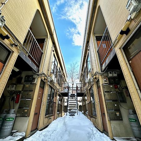 2-10 地下鉄徒歩圏内サービスアパ―トメントsapporo Shiroish Istation エアコンネット完備 Apartment Tsukisappu Exterior photo